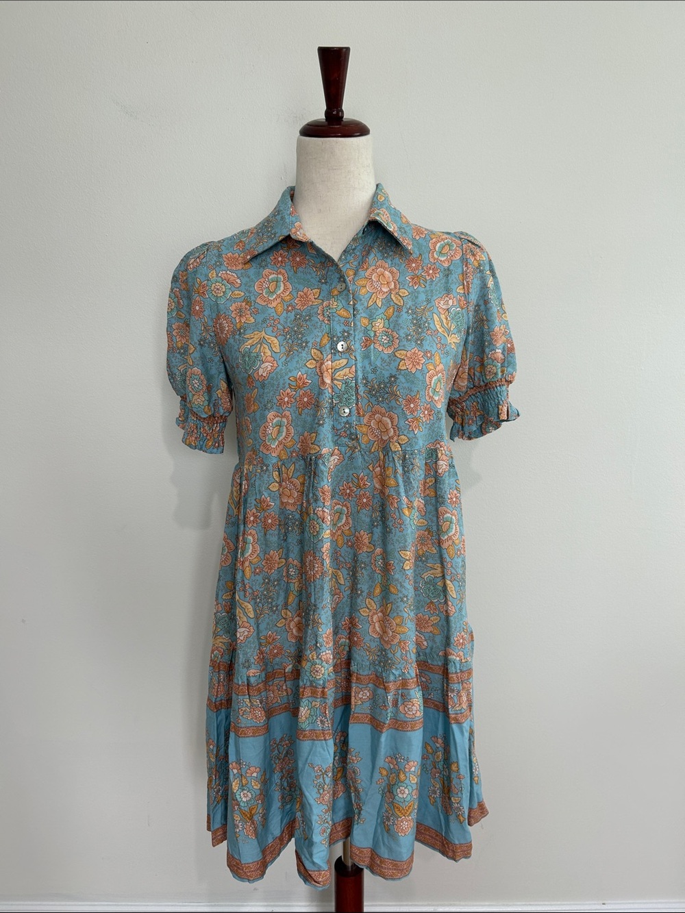 Rhea & Thea Blue Floral Button-Front Short Sleeve Dress Size Small NWT
